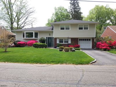 940 Lakeside Dr, Rahway, NJ, 07065
