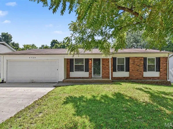 6720 Foxbend Ct, Florissant, MO 63033