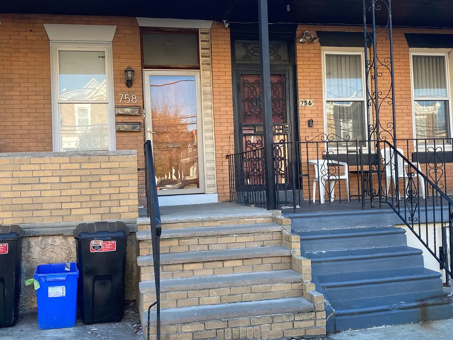 2 bed, 900 sqft, $1,150 — Photo 1