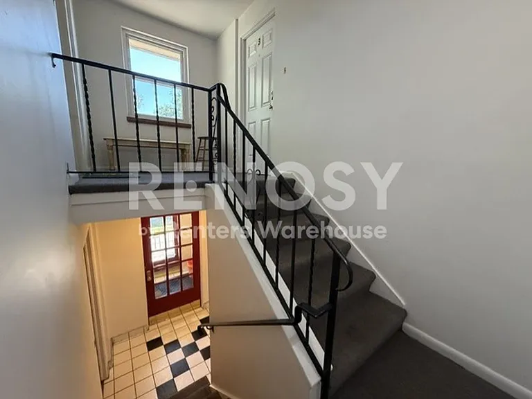 1535 Hudson St #3 — Photo 9