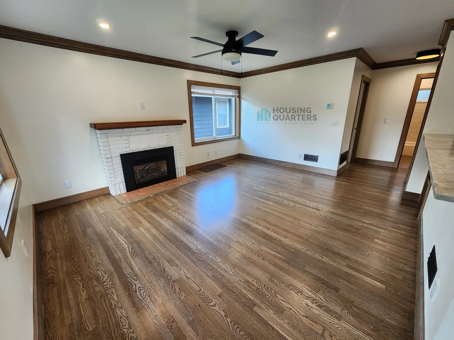 2 bed, 945 sqft, $2,000 — Photo 2