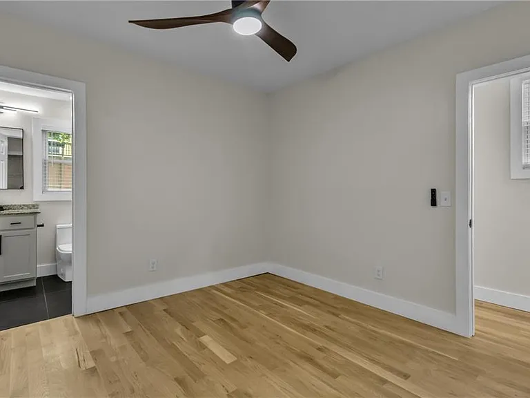 575 Martin St SE — Photo 14