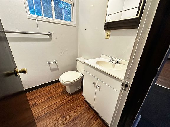 3rd image of 526 Westinghouse Ave Unit 1