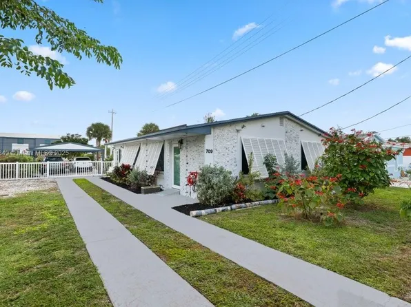 709 NW 7th St, Dania Beach, FL 33004