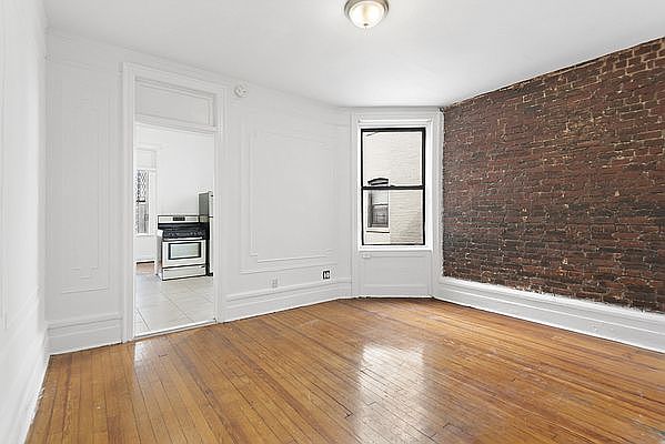 1st image of 585 Park Pl APT 3r
