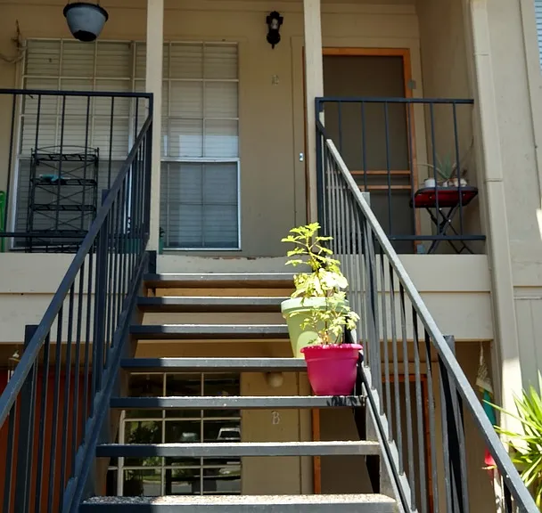 1302 Hollow Creek Dr #C — Photo 4