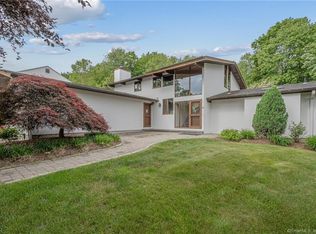 9 Harrison Dr, Cromwell, CT 06416