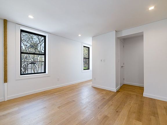 2nd image of 209 Mulberry St APT 4C
