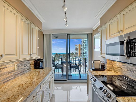 5th image of 525 N Ocean Boulevard #725