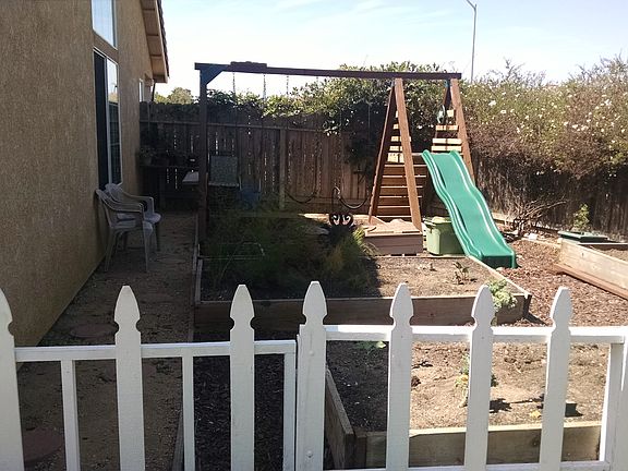 4th image of 409 E San Luis Dr