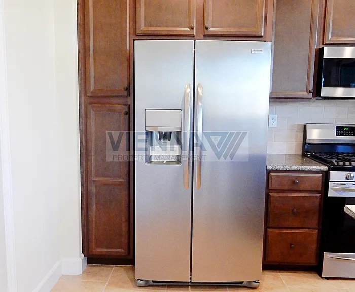 1062 Yucca Dr — Photo 9