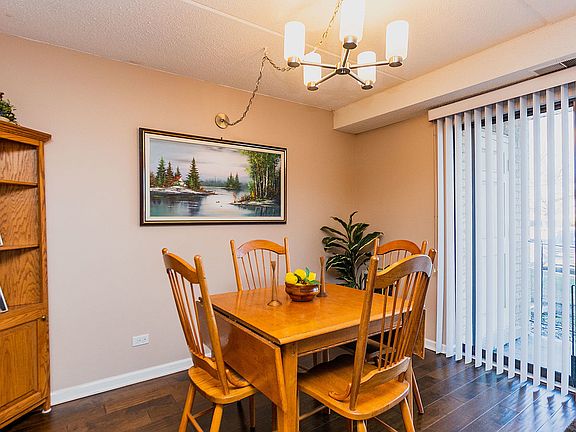 5th image of 130 E Grand Ave APT 109