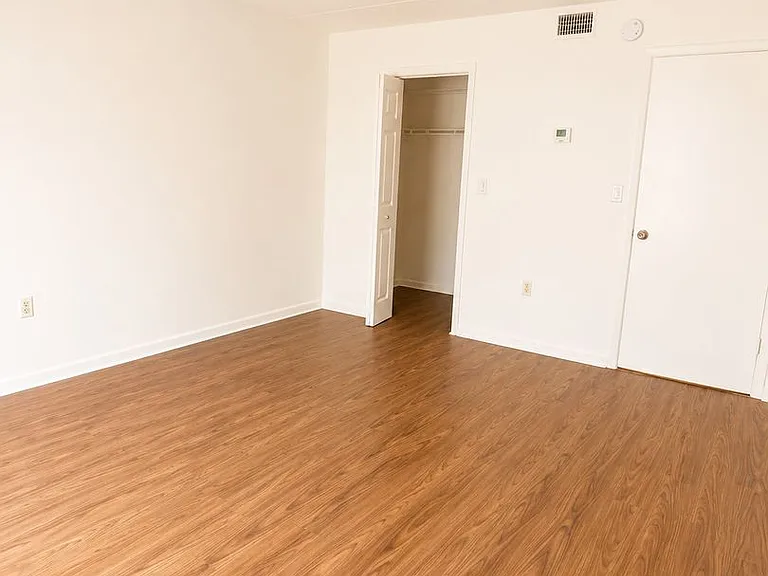 2812 Somerset Park Dr #105 — Photo 8