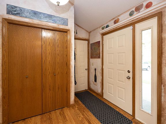 4th image of 13421 Morgan Ave S