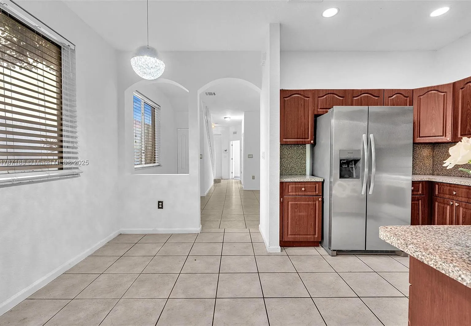 3 bed, 1378 sqft, $2,500 — Photo 4