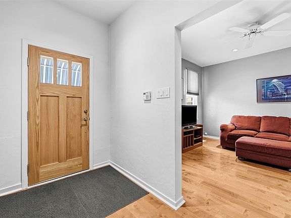 5th image of 348 Hastings St