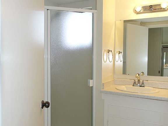 5th image of 945 Crane St APT F