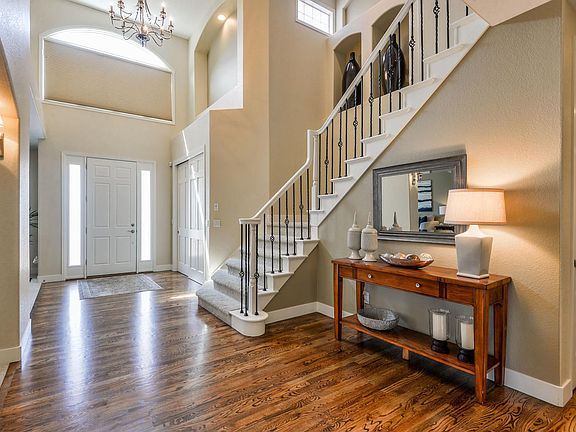 6236 Rookery Rd Fort Collins-large-058-75-Foyer 2-1500x1000-72dpi.jpg