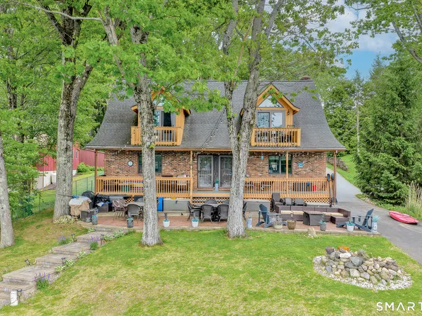 15 Averyll Avenue, Wolcott, CT 06716