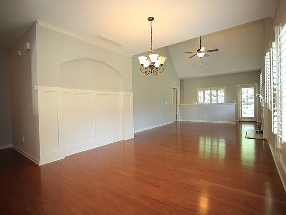4th image of 173 Heritage Pointe