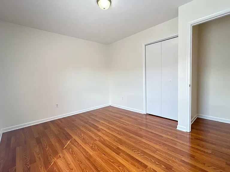 1451 N Delphine Ave — Photo 10
