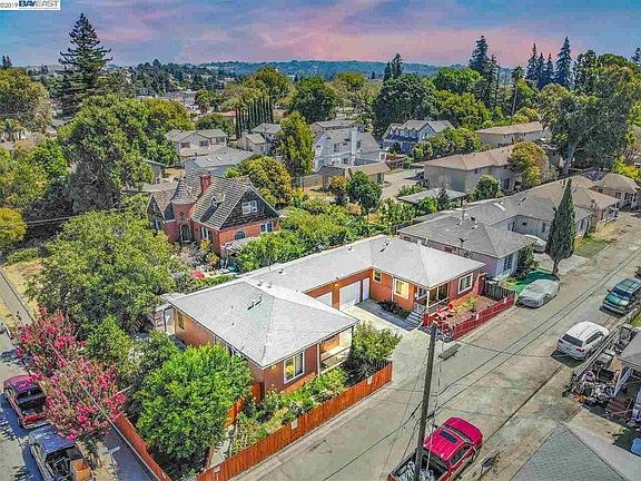 3rd image of 20904 Cardoza Ct