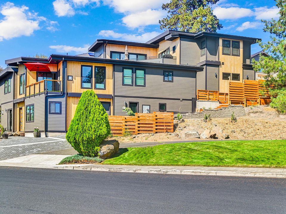 Its access is off of Riverside Blvd across the street from the Miller's Landing whitewater park.