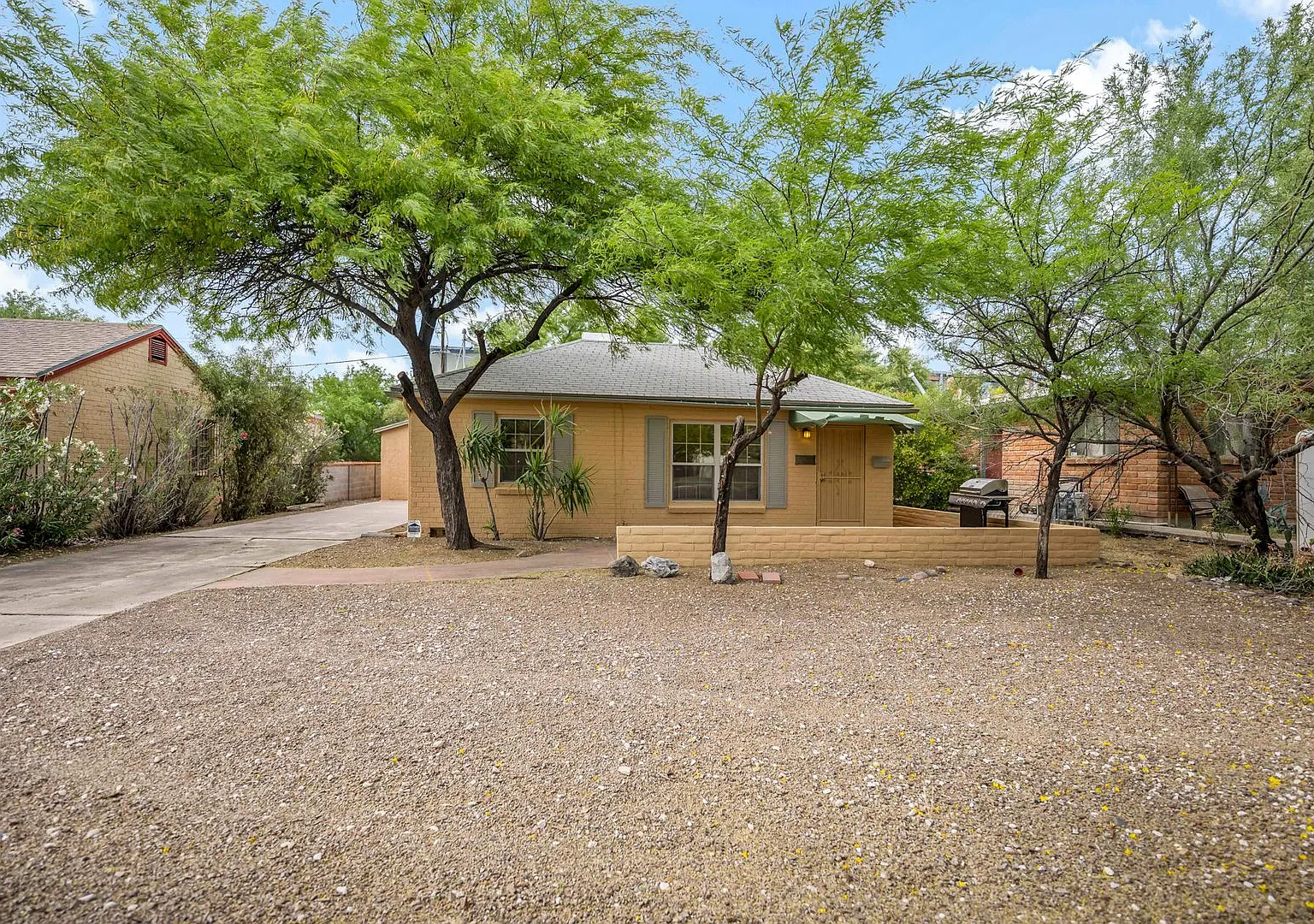 Perfect Home For College Students! 3 Bed 2 Bath! — Photo 4