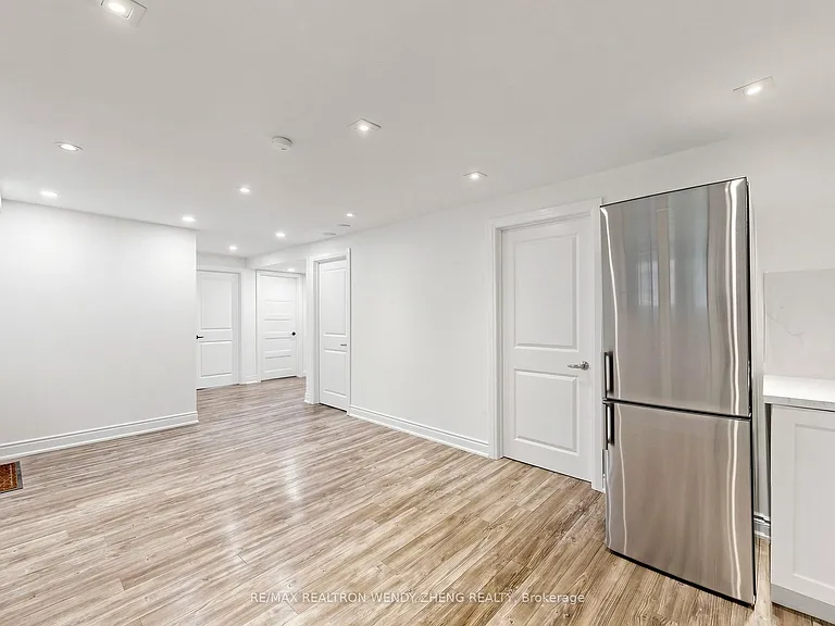 18 King Richard Ct #LOWER — Photo 9