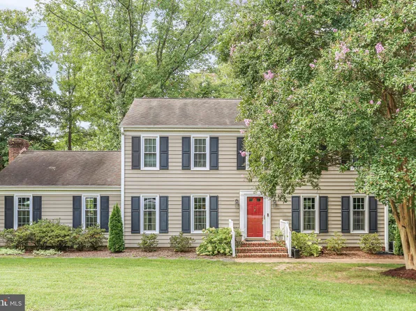 610 Fagan Dr, Fredericksburg, VA 22405