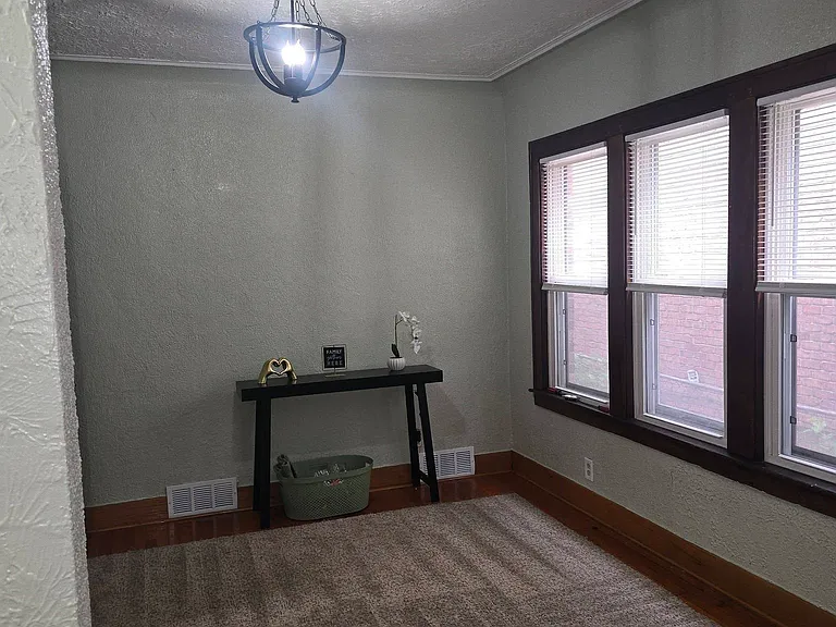 22448 Beech St #22448 — Photo 5