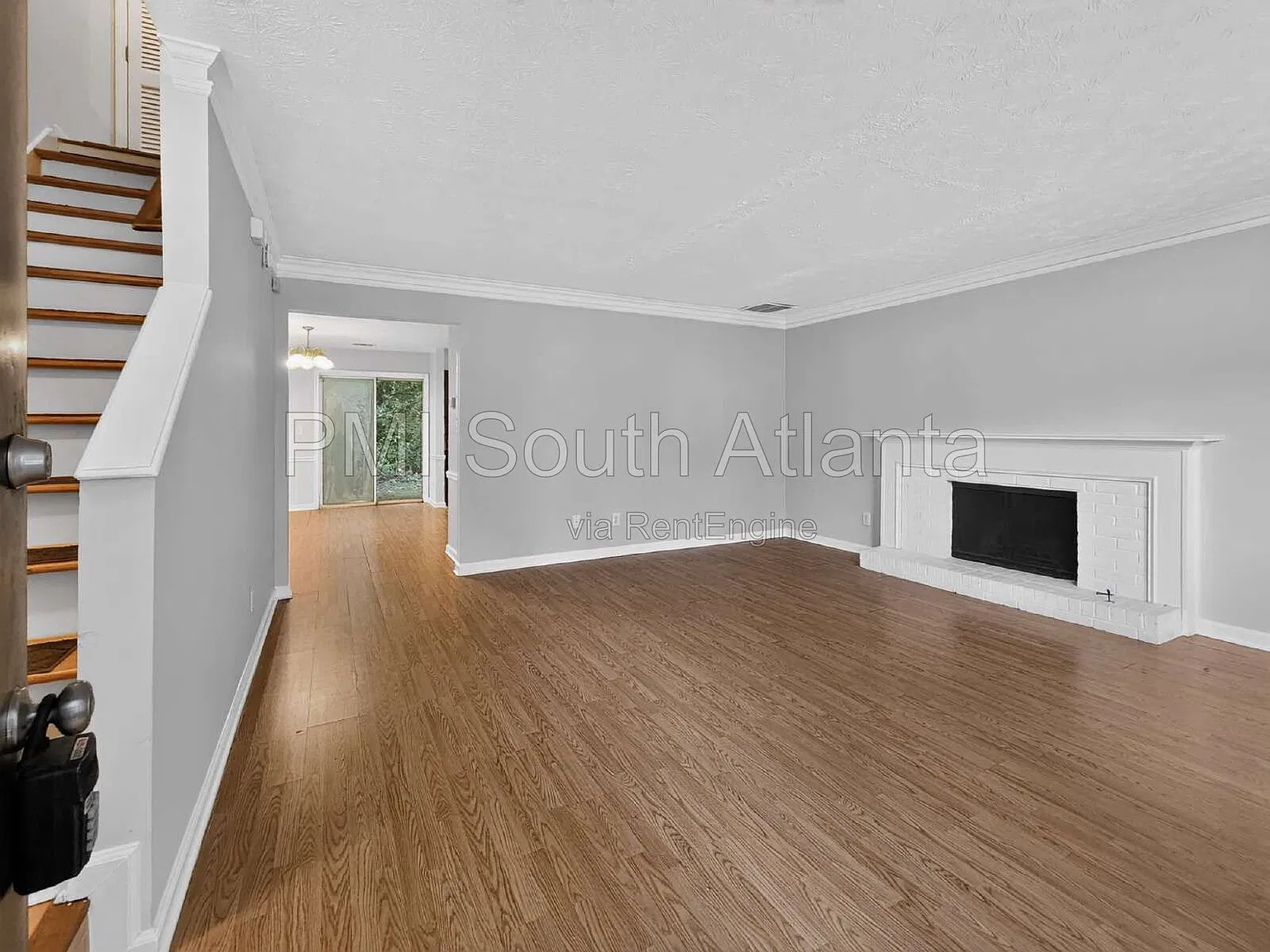 2 bed, 2.5 bath, 1332 sqft, $1,650 — Photo 2