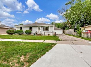 2228 Marathon Ave, Neenah, WI 54956
