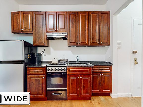 4th image of 172 Thompson St APT 12