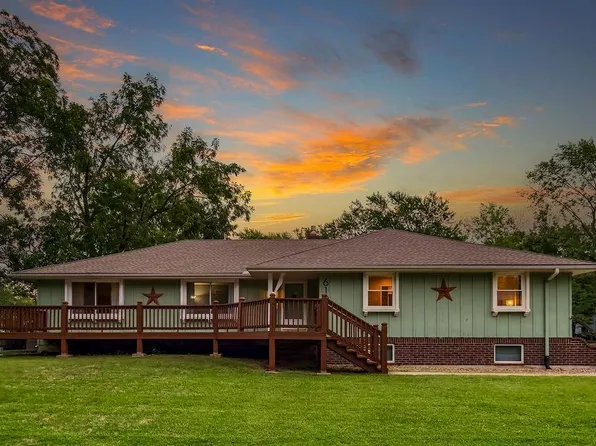 610 S Sunset Dr, Olathe, KS 66061