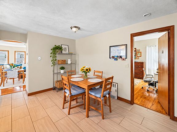 4th image of 21 Quincy St #2