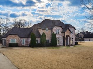 448 Polo Dr, Fayetteville, AR 72703