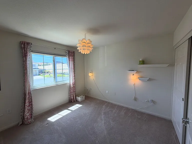 720 Legends Pl — Photo 32
