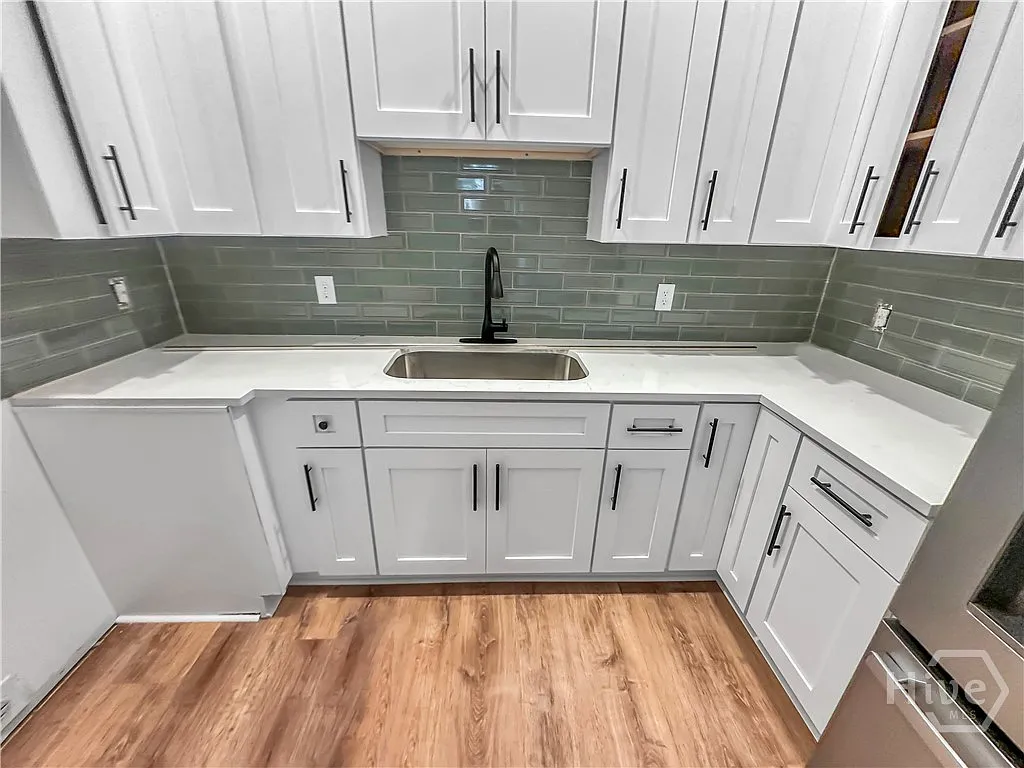 3 bed, 2.0 bath, 1000 sqft, $2,500 — Photo 4
