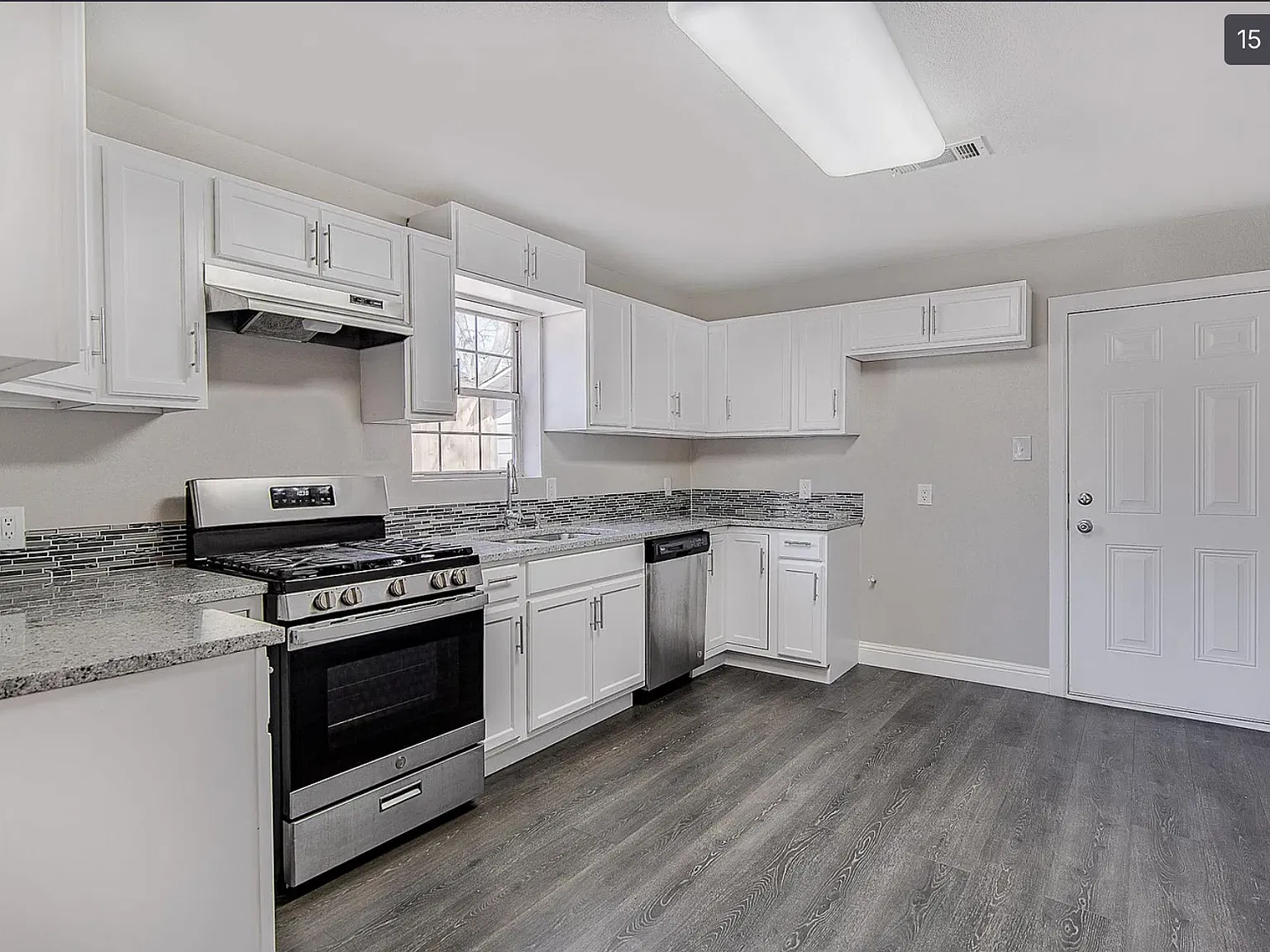 4 bed, 1400 sqft, $2,500 — Photo 3