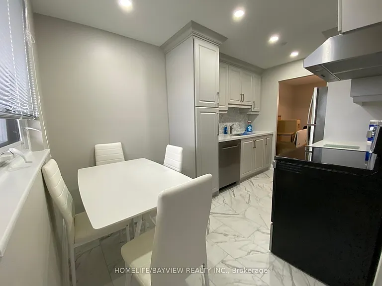 7811 Yonge St #1207 — Photo 10