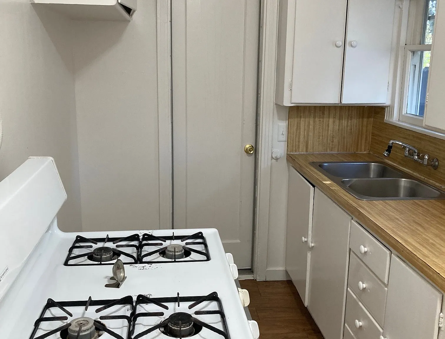 1 bed, 1.0 bath, 408 sqft, $1,395 — Photo 3