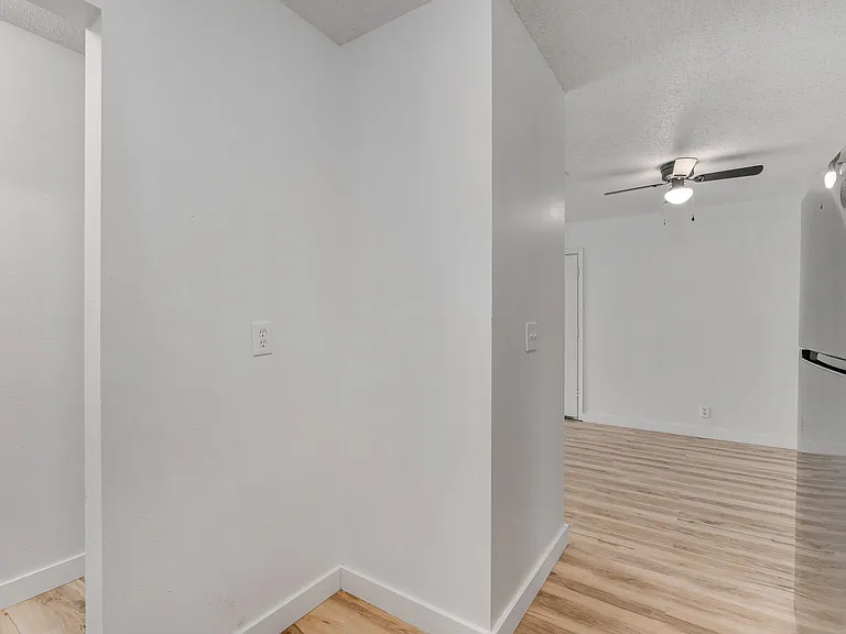 1221 S Park Ave #15 — Photo 11