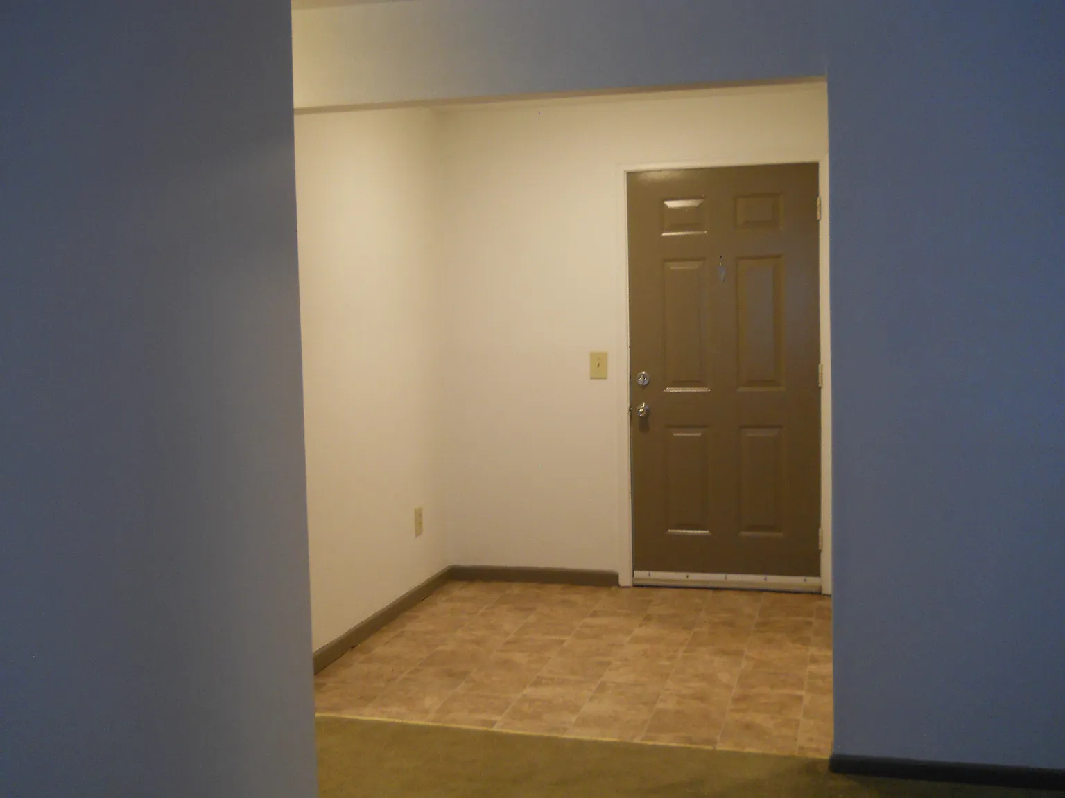 2 bed, $900 — Photo 2