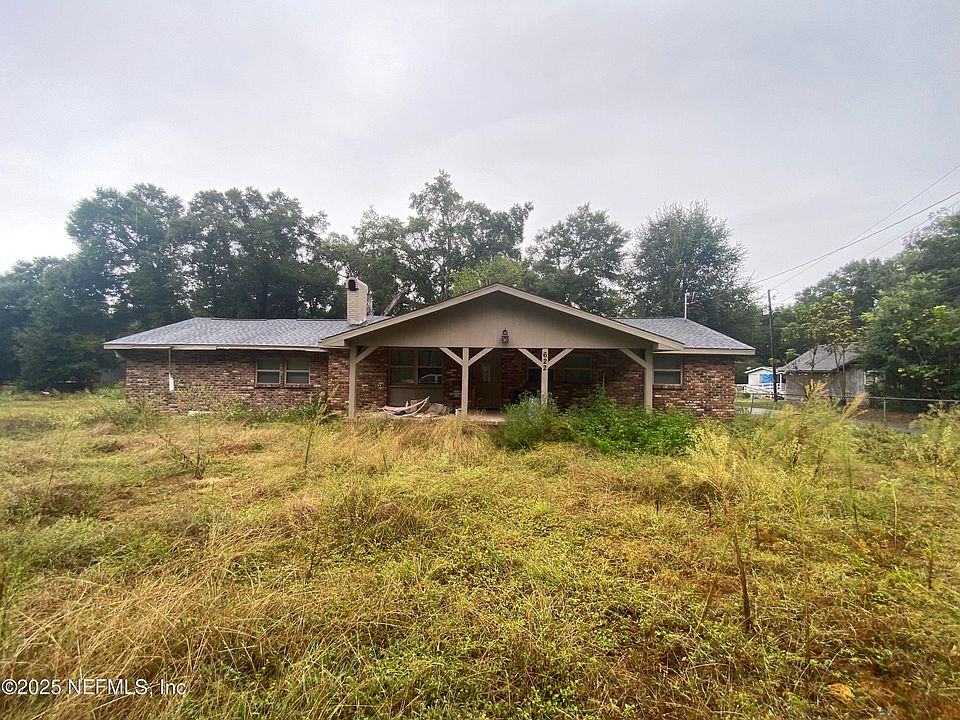 1st image of 622 AYER Street