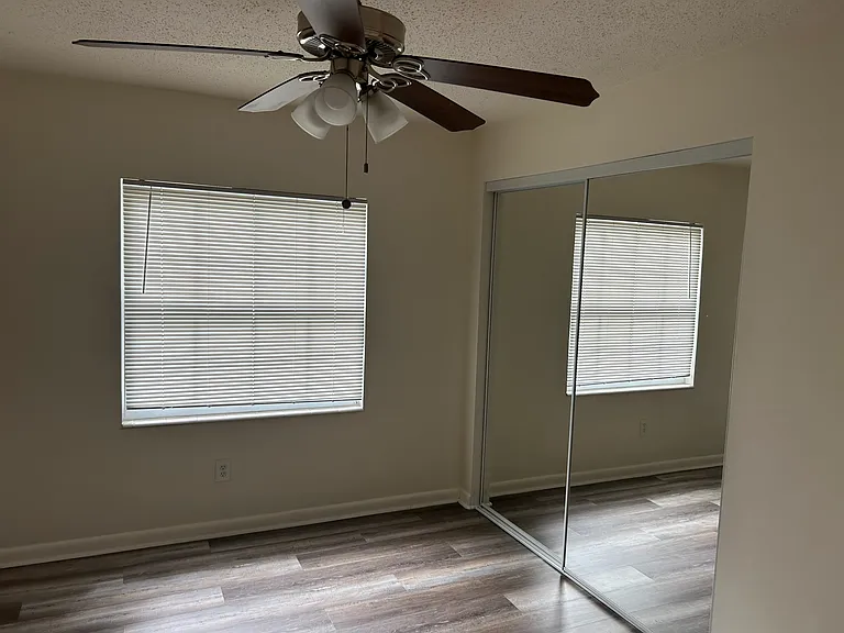 1218 Hickman Rd #2 — Photo 11