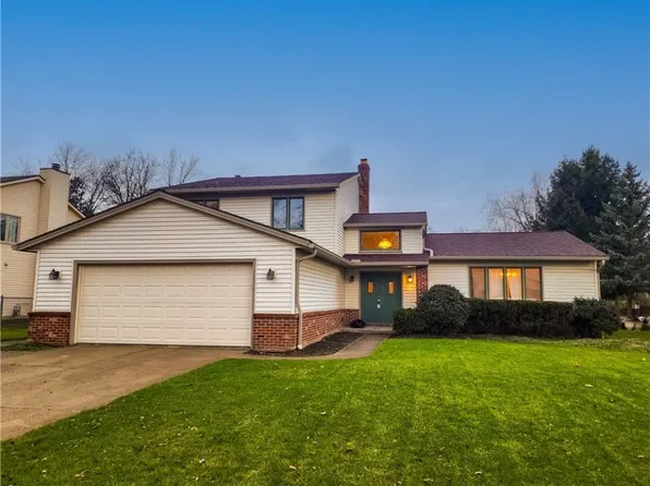 6379 Woodhawk Dr, Mayfield Heights, OH 44124