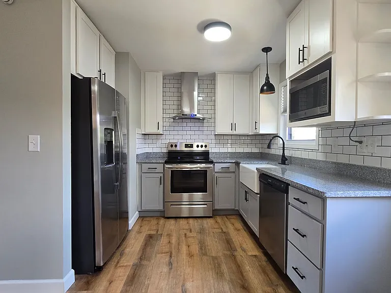 3459 Bloomingdale Rd #6 — Photo 9