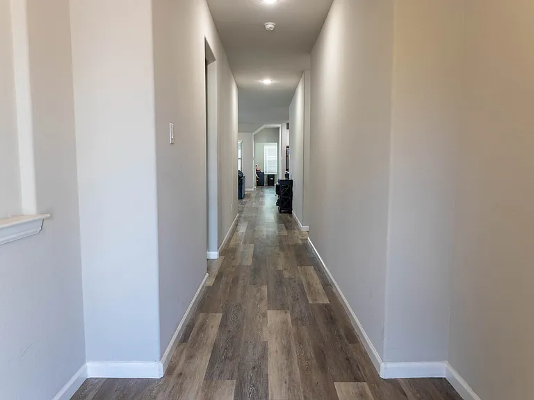 4709 Mayflower Dr — Photo 5