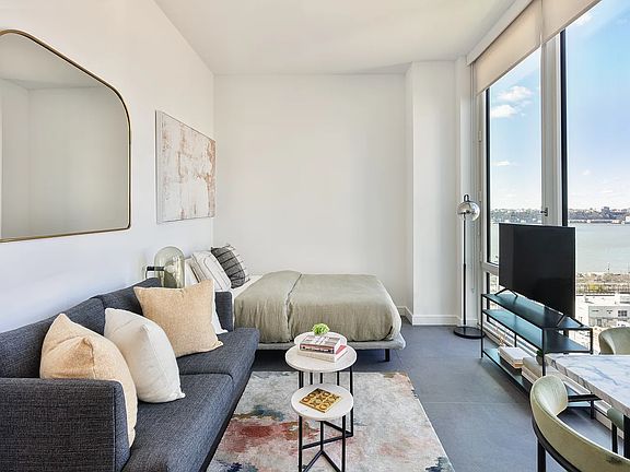 2nd image of 606 W 30th St #17J